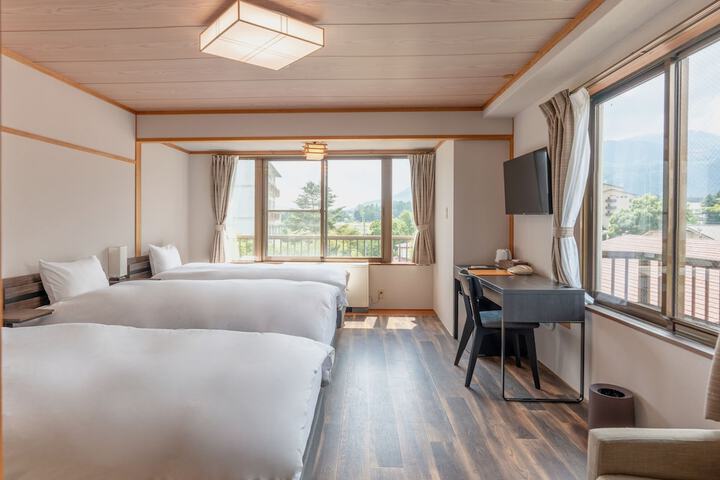 Room 21 of 37