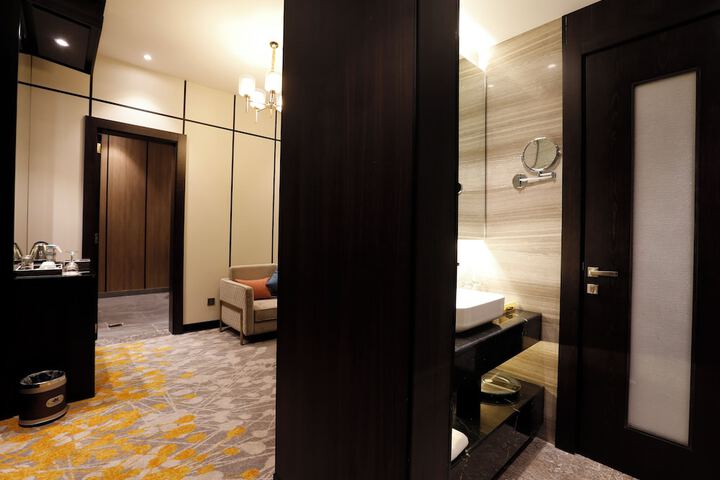 Room 13 of 29