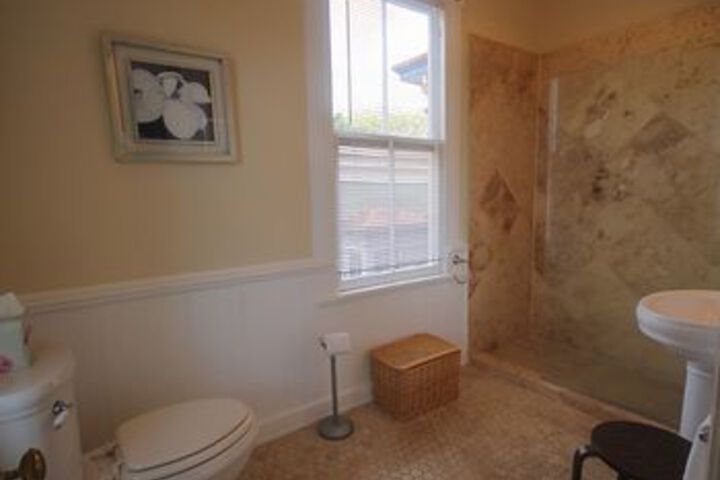 Room 16 of 120