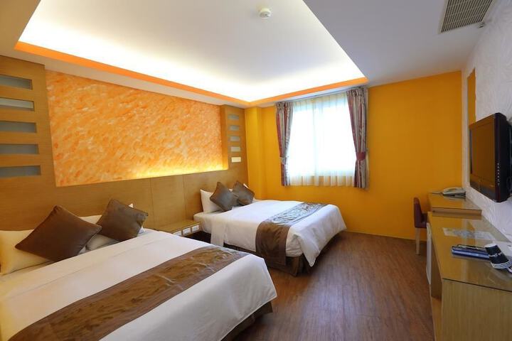 Room 28 of 67