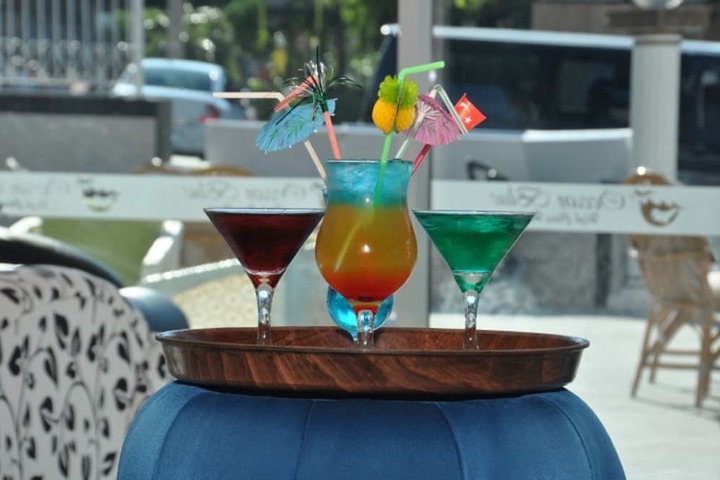 Lounge 118 of 135