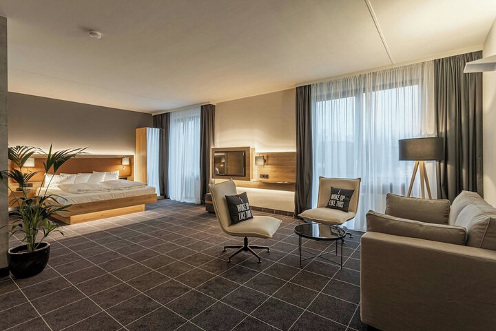 Room 21 of 74