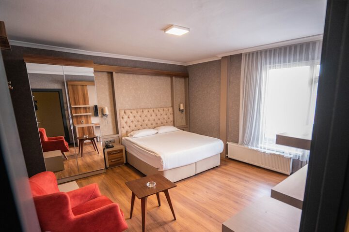 Room 3 of 34