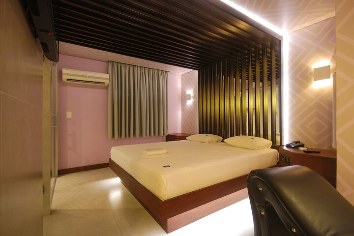 Room 7 of 37