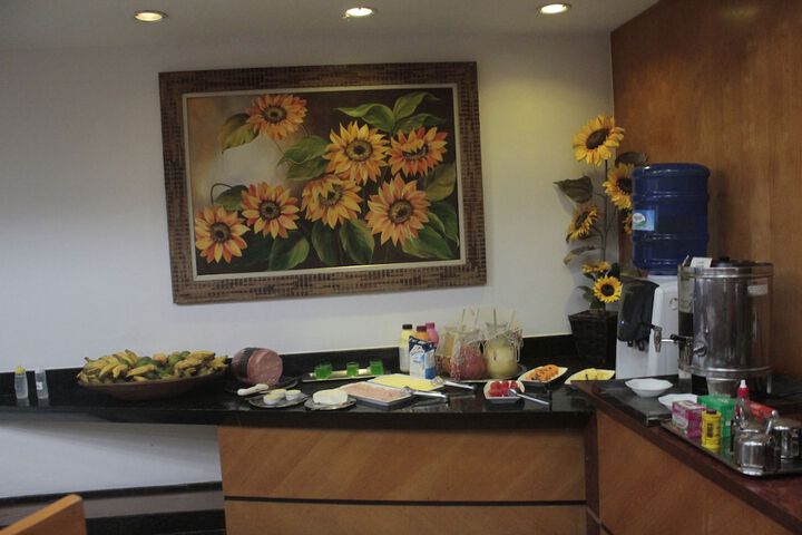 Breakfast/Coffee Service 36 of 40