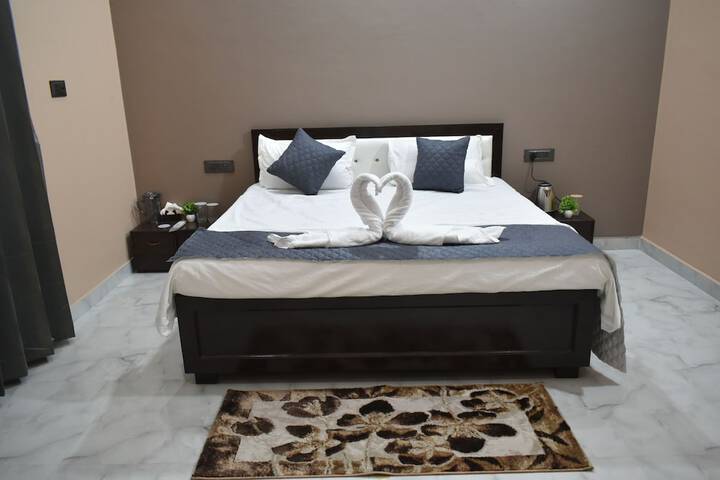 Room 2 of 13
