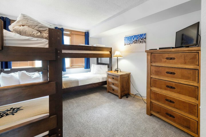 Room 40 of 226