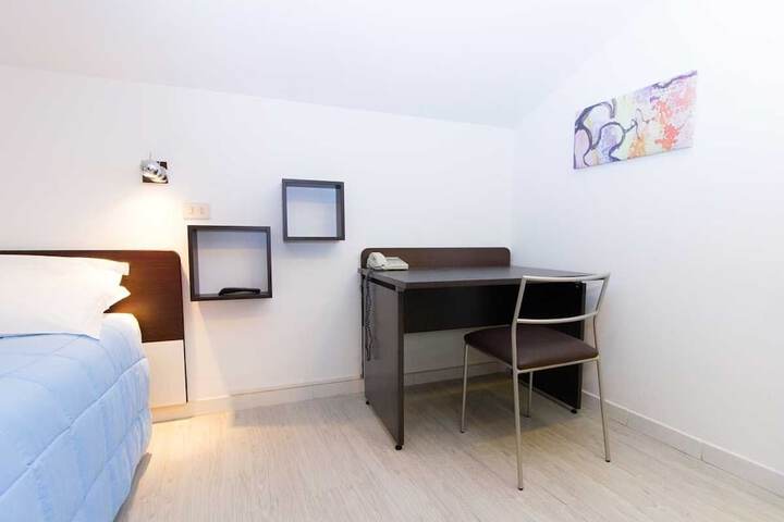 Room 3 of 41