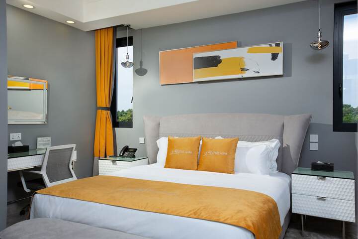 Room 6 of 50