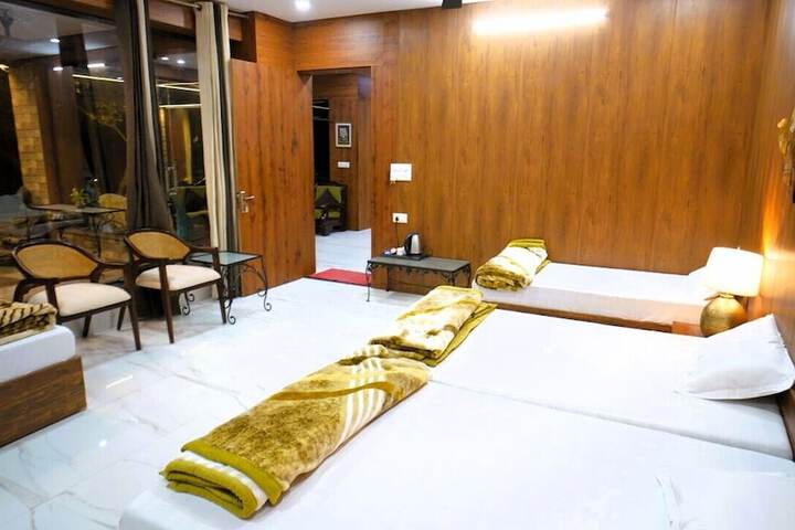 Room 20 of 79