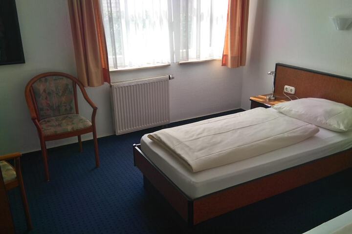 Room 18 of 38