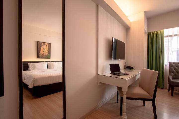 Room 6 of 48