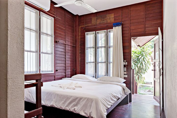 Room 4 of 96