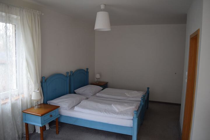 Room 5 of 90