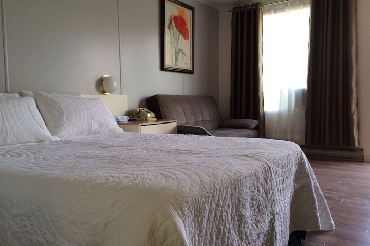 Room 6 of 34