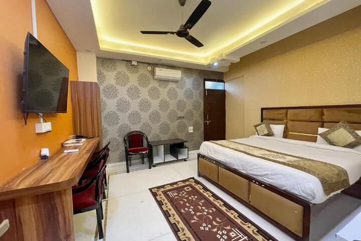Room 7 of 43