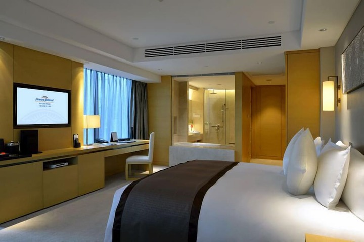 Room 8 of 23