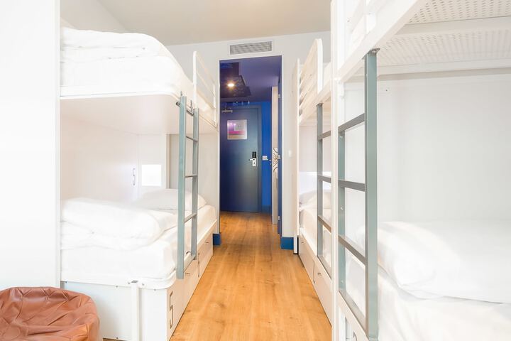 Room 16 of 65