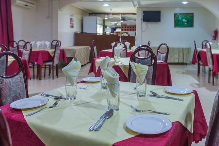 Dining 17 of 26