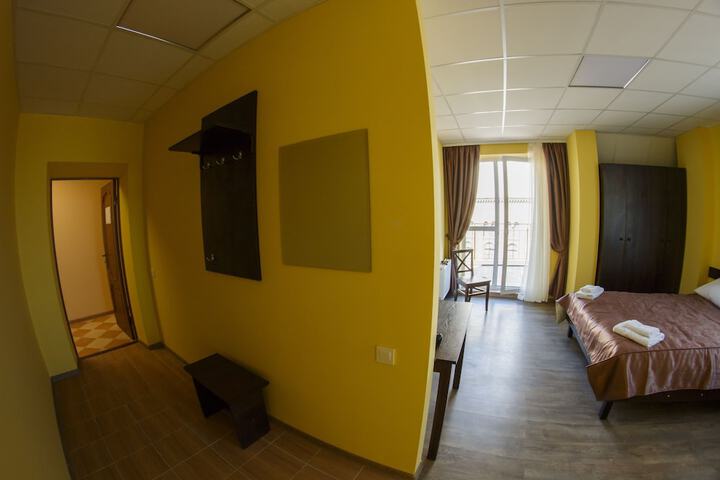 Room 14 of 60
