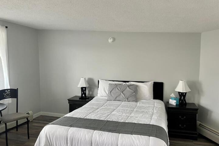 Room 4 of 11