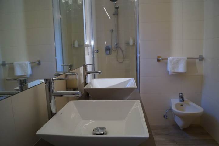 Room 25 of 41