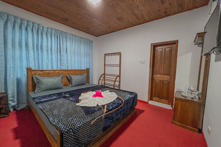 Room 7 of 16