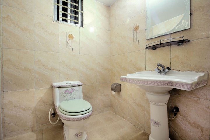 Room 18 of 21