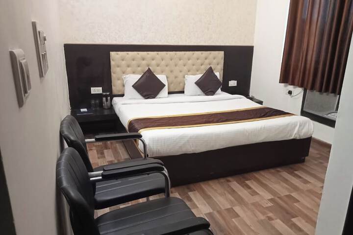 Room 14 of 25