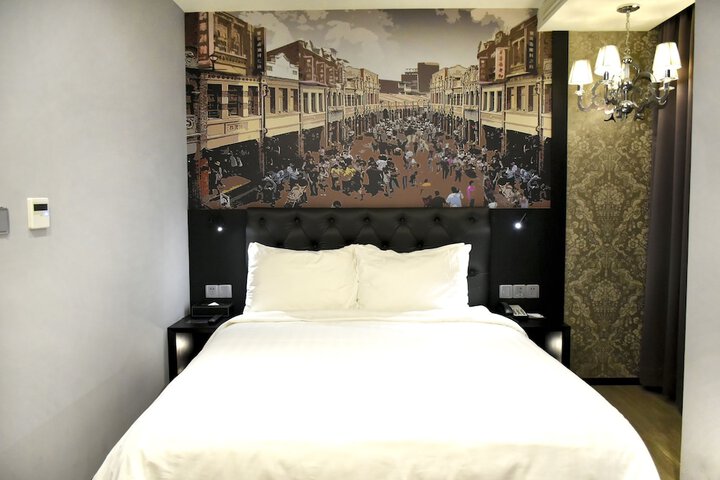Room 22 of 87