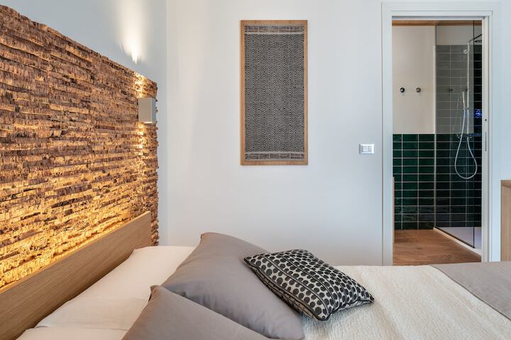 Room 10 of 52