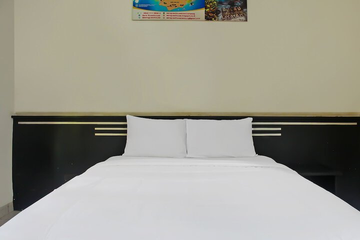 Room 11 of 28