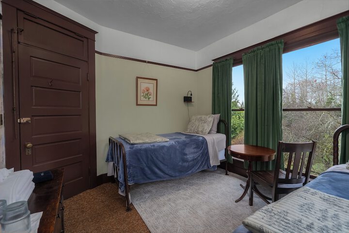 Room 9 of 91