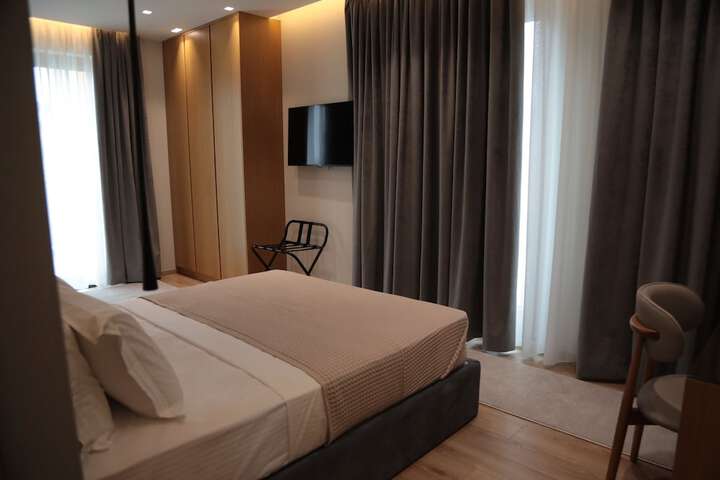 Room 16 of 61