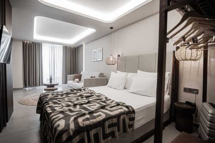 Room 4 of 60