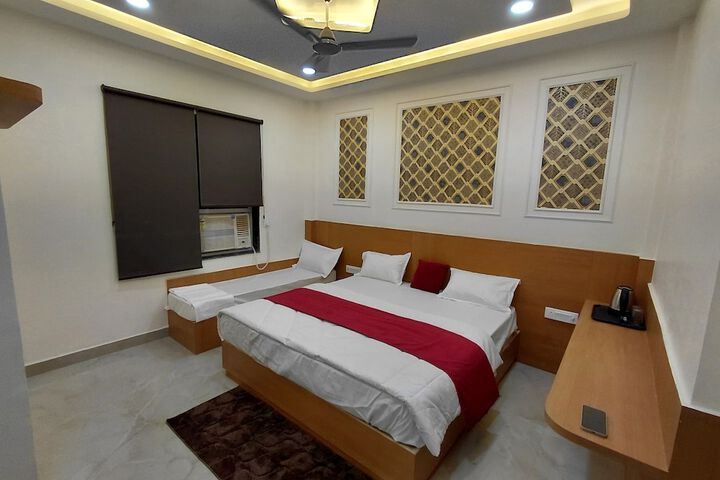 Room 4 of 26