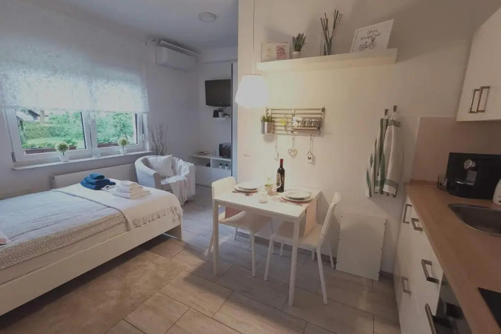Room 2 of 11