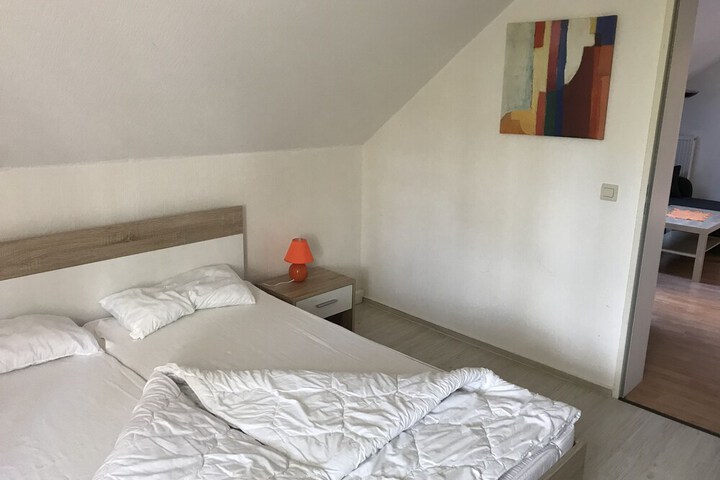 Room 5 of 117