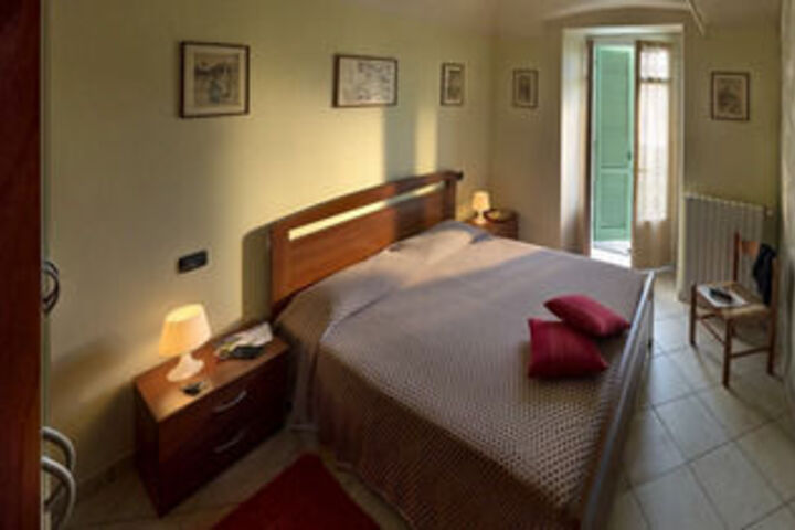 Room 33 of 96