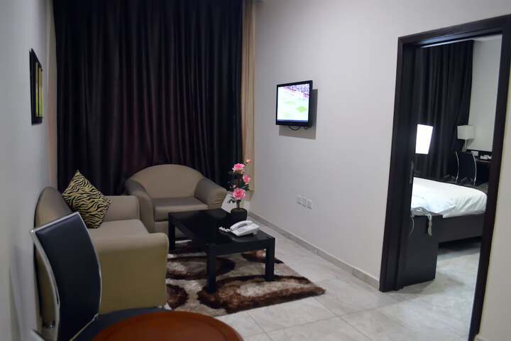 Room 16 of 32