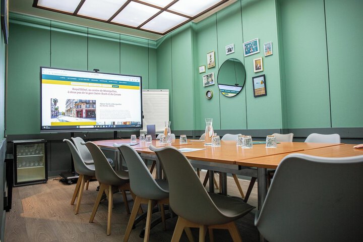 Meeting facility