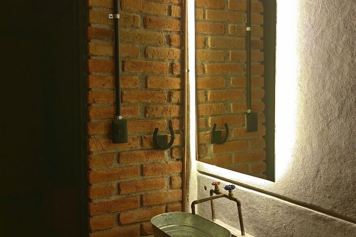 Room 8 of 27