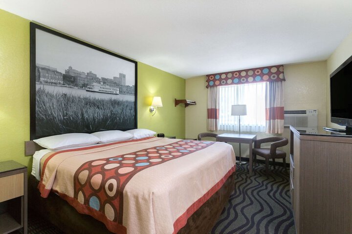 1 King Bed (7 of 7)