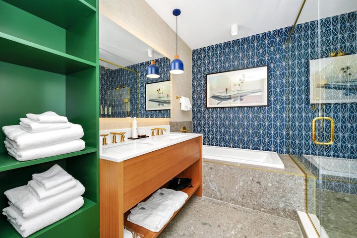 Bathroom shower