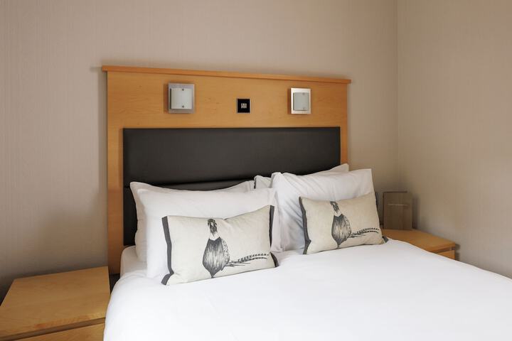 Room 3 of 8