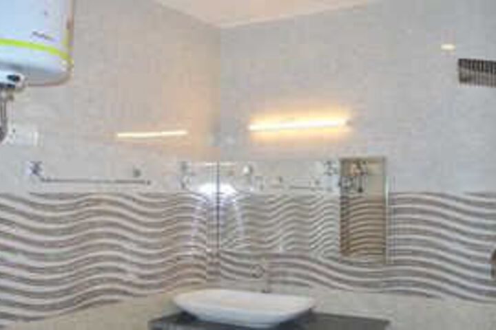 Room 3 of 11