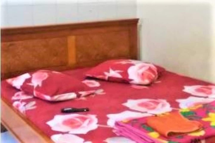 Room 5 of 10