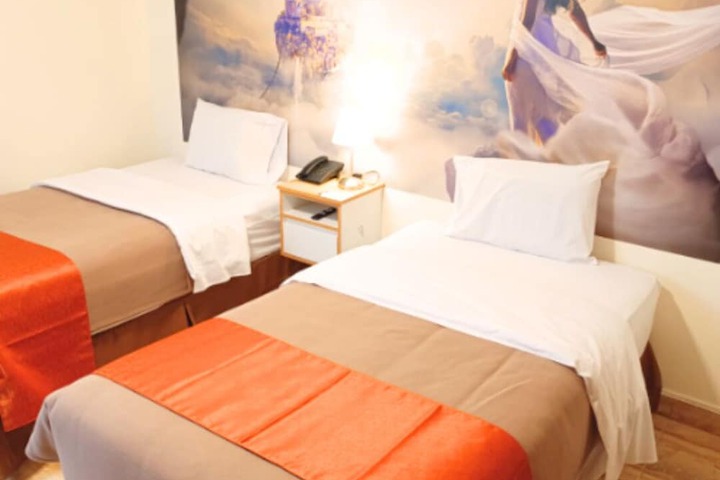 Room 95 of 284