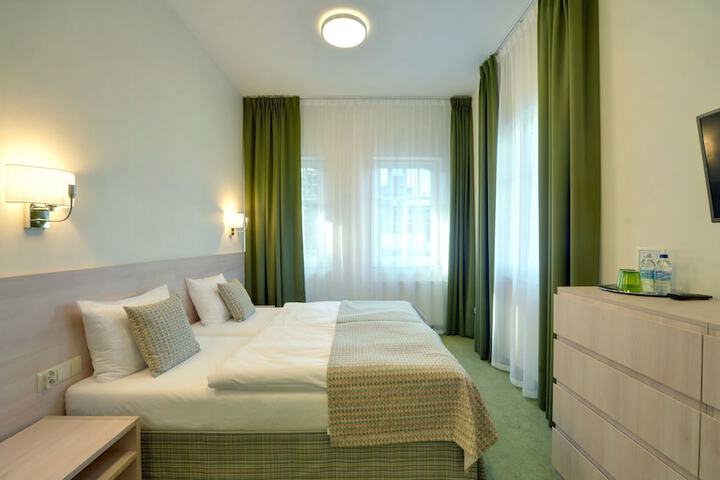 Room 13 of 92