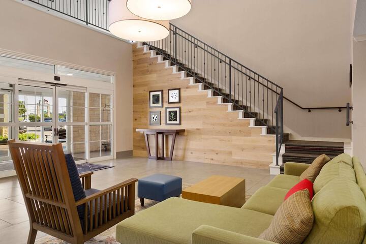 Guest Lobby